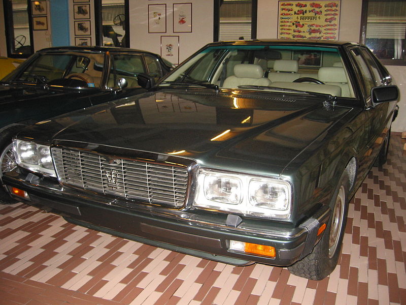 800px-Maserati_Quattroporte_III_Royale_1987-1990