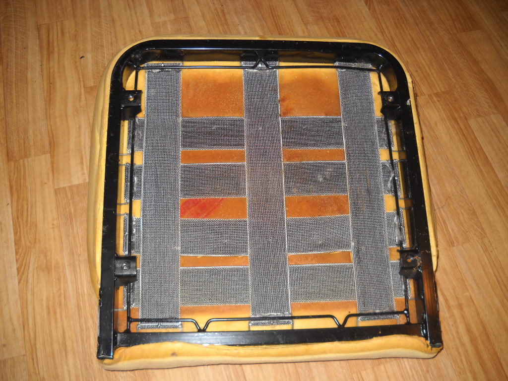 Webbing and frame in excellent condition