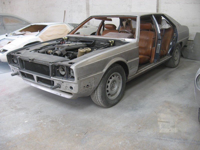 Driver's side. Strike plate & post still fitted.