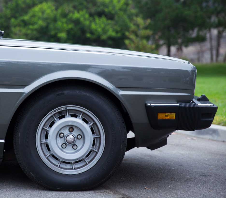 US bumper. Note the distance from the car, and the distance between the side piece and the wheel well.